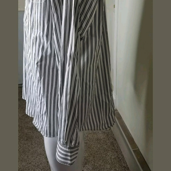 Men's XL Tommy Hilfiger Striped Button Down Shirt - Picture 5 of 8